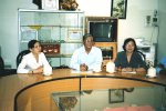M. Minh, le Directeur du collège Tran Van On, et les responsables vietnamiens de l'échange 2004 