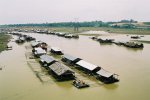 maisons flottantes sur la Nga, entre Saigon et Dalat