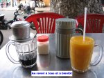 Saigon, presque le paradis: jus de mangue frais et café den. il manque une b....